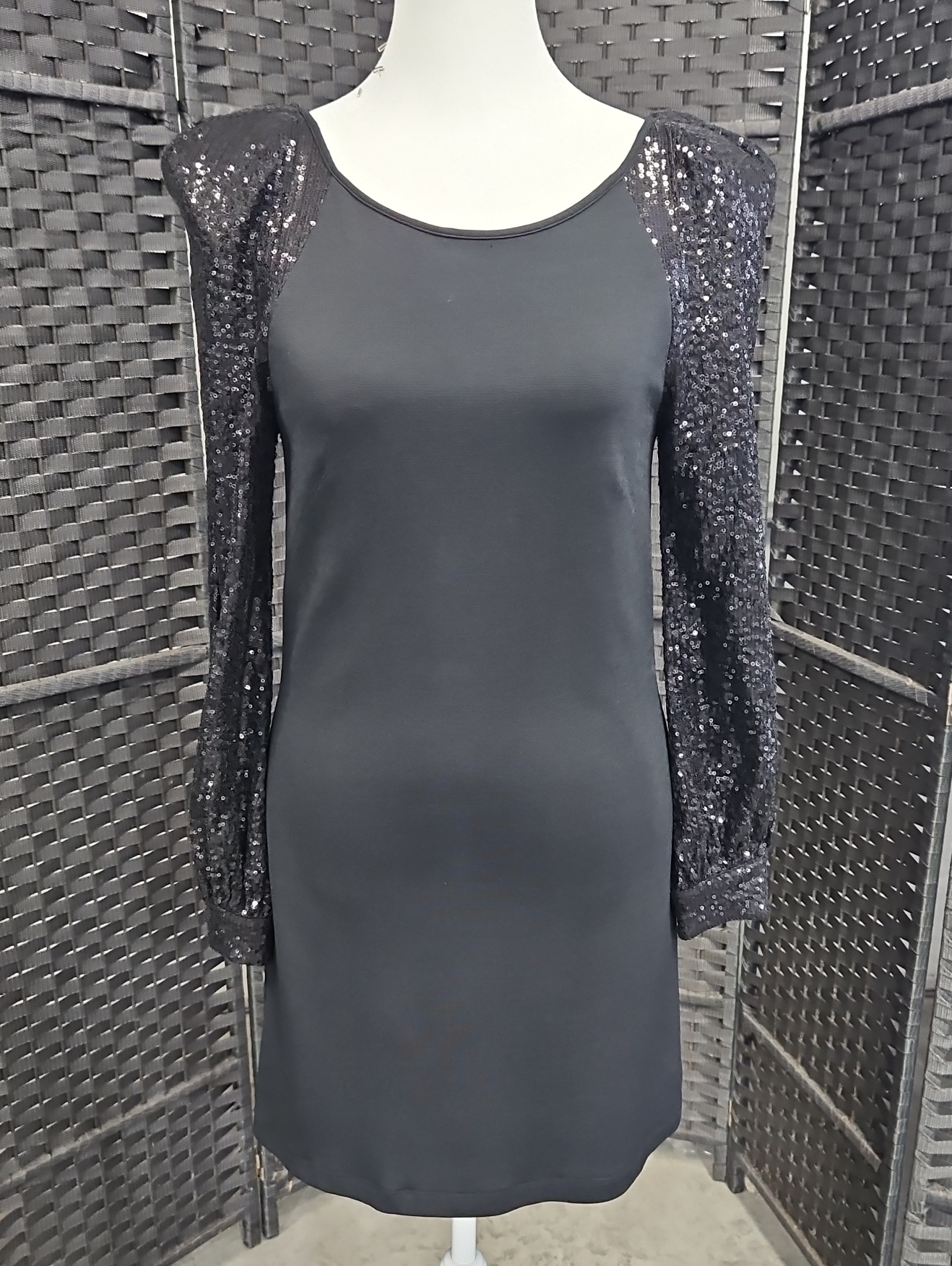 Size 0 Black Sequin Long Sleeve Cocktail Laundry By Shelli Segal